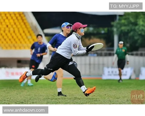 南京飞盘队在世界街舞大赛中的默契配合与精彩表现分析