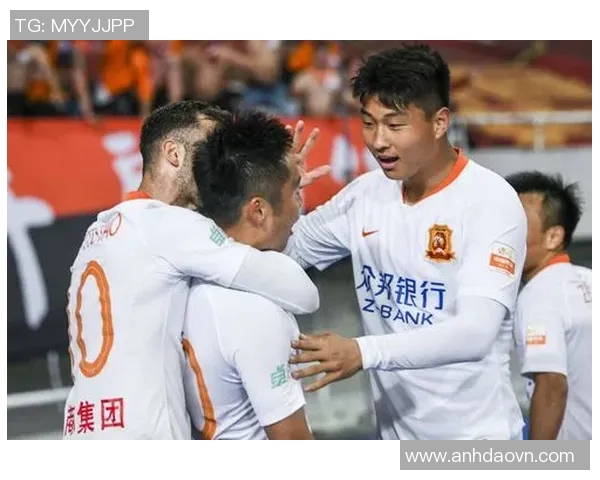 成都网球队以63分领跑冠军赛积分榜展现强劲实力 成都网球队以63分领跑冠军赛积分榜展现强劲实力