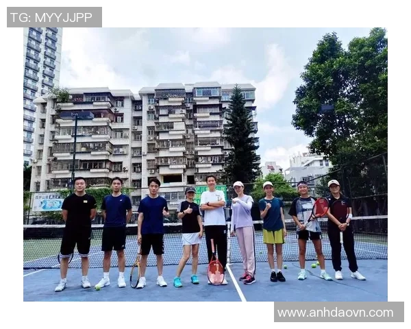 深圳网球队的默契配合与战术分析探讨