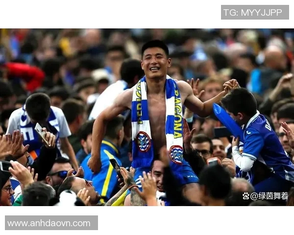 足球明星武磊解说精彩瞬间带你领略绿茵场上的激情与魅力 足球明星武磊解说精彩瞬间带你领略绿茵场上的激情与魅力