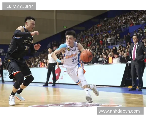 上海篮球队的奋斗历程与冠军赛背后的故事揭秘